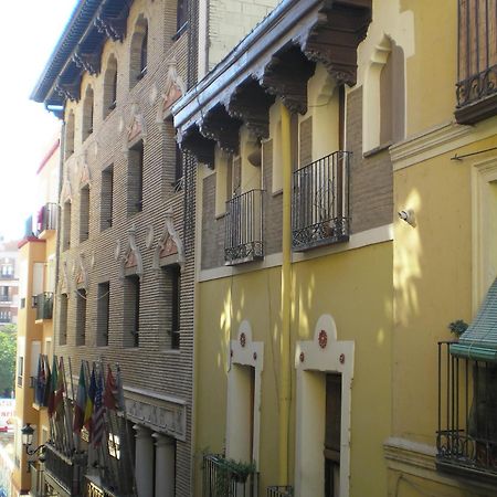 Apartamentos Turisticos Reyes Catolicos Saragossa Exterior foto